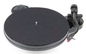 Pro-Ject RPM1 Carbon Turntable